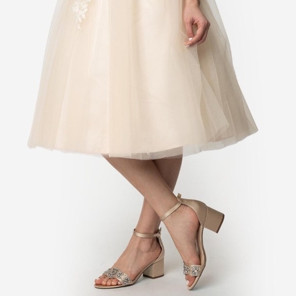 NEW Betsey Johnson Rhinestone Champagne Chunky Heels 6.5 Wedding Party Satin - Picture 2 of 13